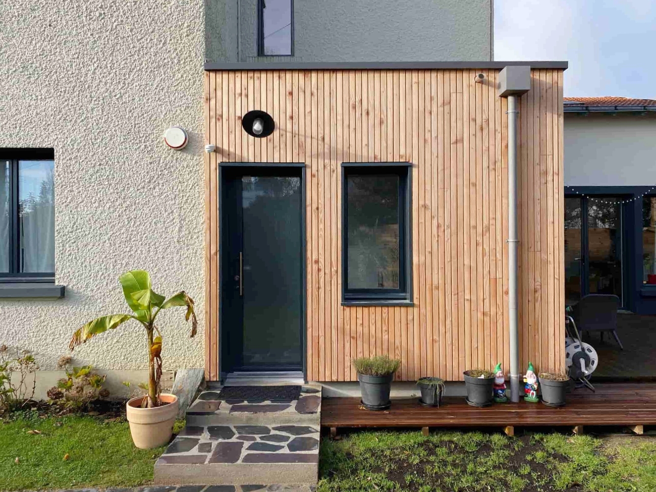 Construction de 2 extensions bois sur une maison moderne à Nantes (44) - Vue 3