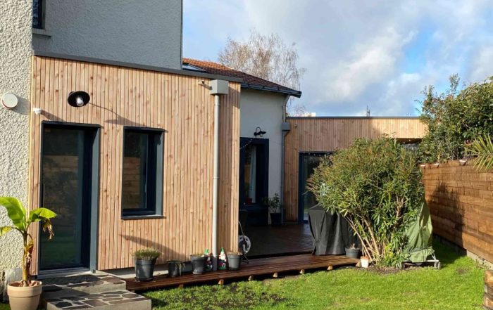 Construction de 2 extensions bois sur une maison moderne à Nantes (44)