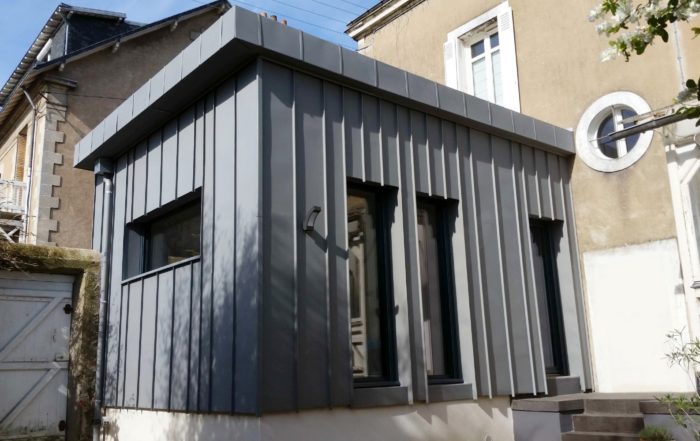 Construction extension salon bardage zinc à Nantes (44)